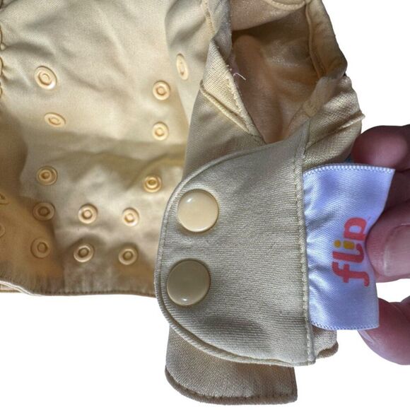 2 Flip & Rebel Bottom Cloth Diapers Bundle 4 Reuasble Cloth Diaper Liners - Picture 3 of 8
